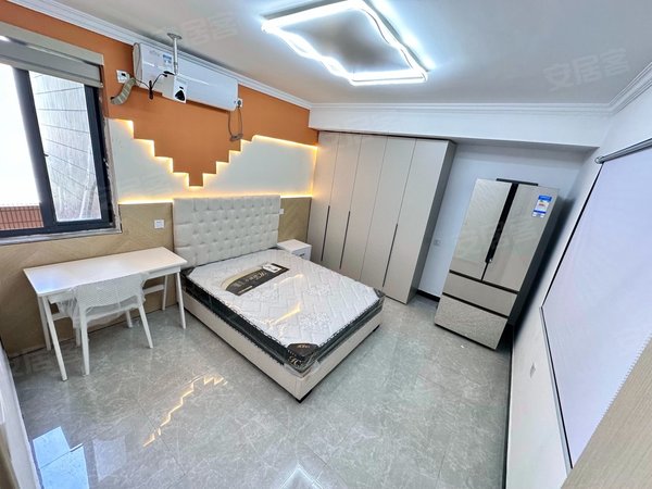 上海浦东三林凌云公寓6号线灵岩南路,近地铁,精装修独立厨卫,天然气