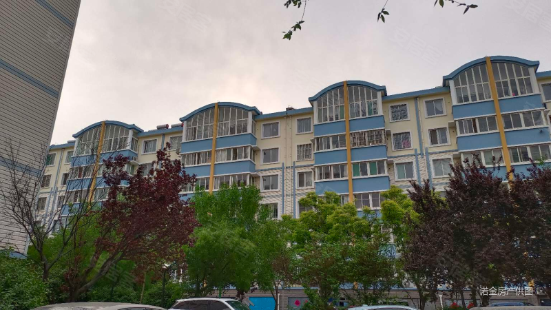 阳光馨园带储非顶楼