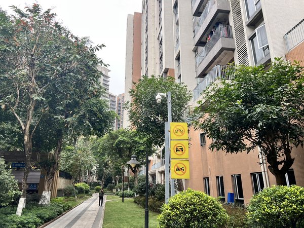 广州花都铁路西万科天景花园专做万科天景花园 三房仅租1800元 有钥匙