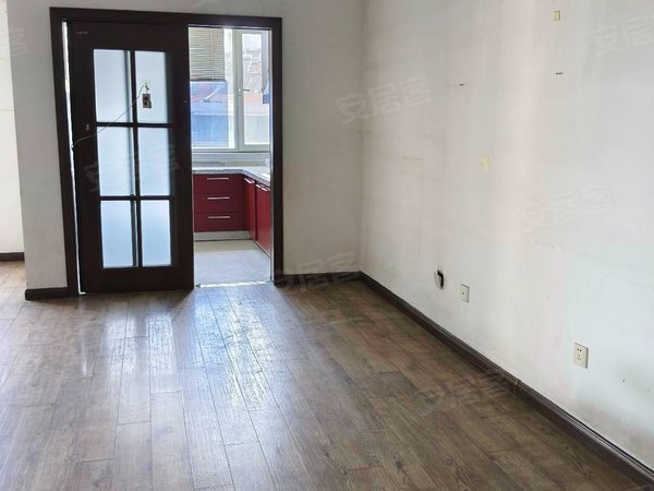 济南市中市中周边山景园小区祥泰广场附近 山景园小区 三室电梯房 有