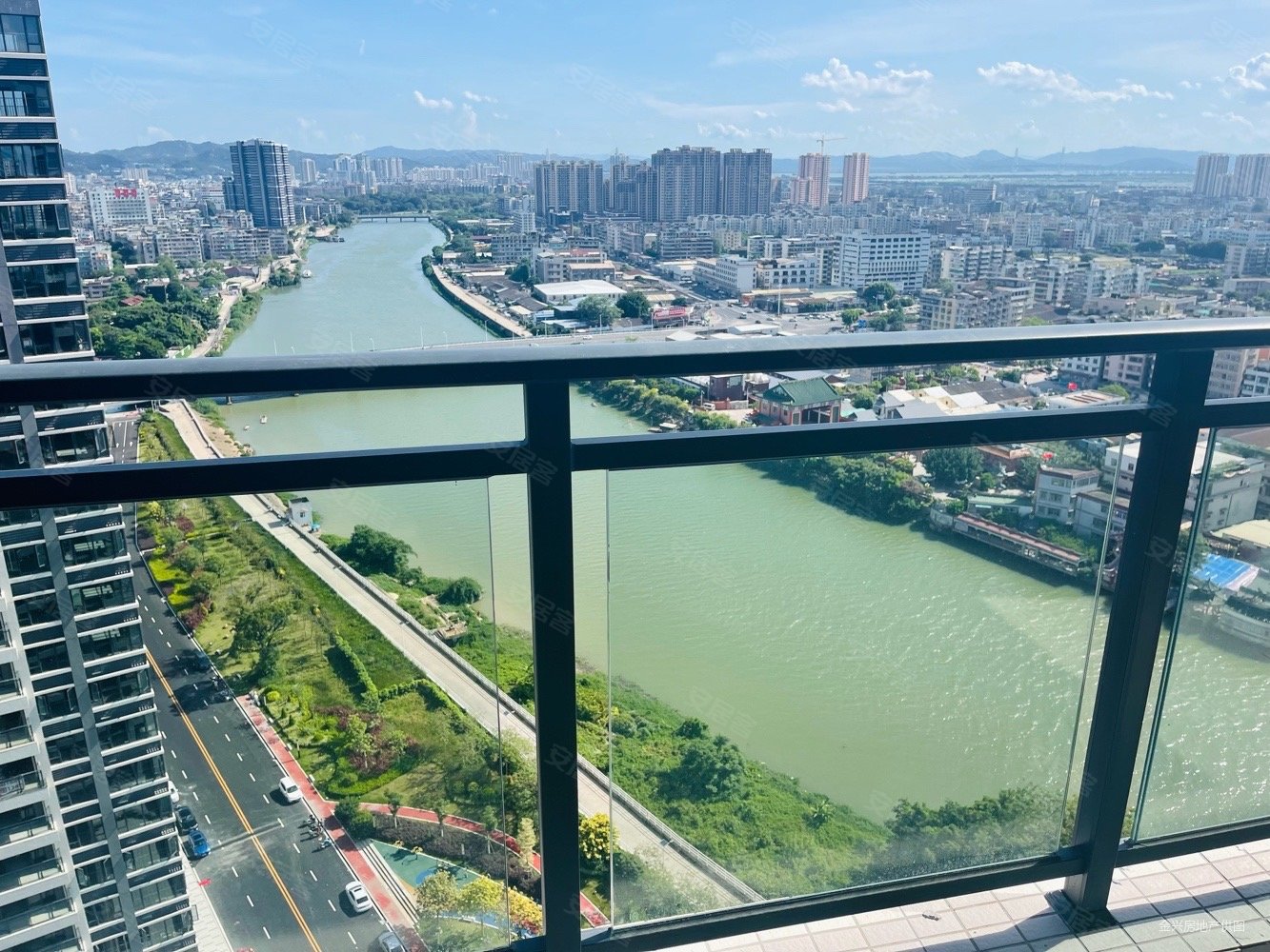 金平电梯江景现房时代金湖湾圆心三房11xxx即可拿下