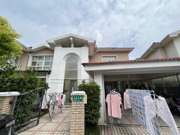 上海闵行梅陇虹山半岛高品质南地段和房源采光好,南北通透,业主诚意出