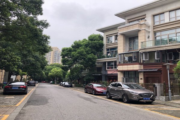 世茂蝶湖湾(别墅)周边房产中介经纪人评价-昆山安居客