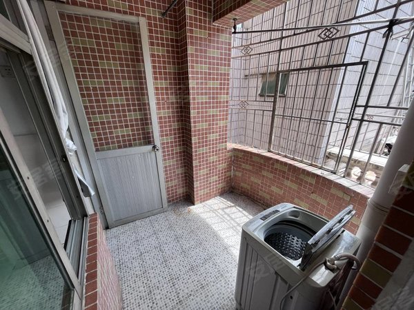 深圳布吉长龙金沙花园(龙岗)5号长龙东心岭又一村花园 电梯高层两房一