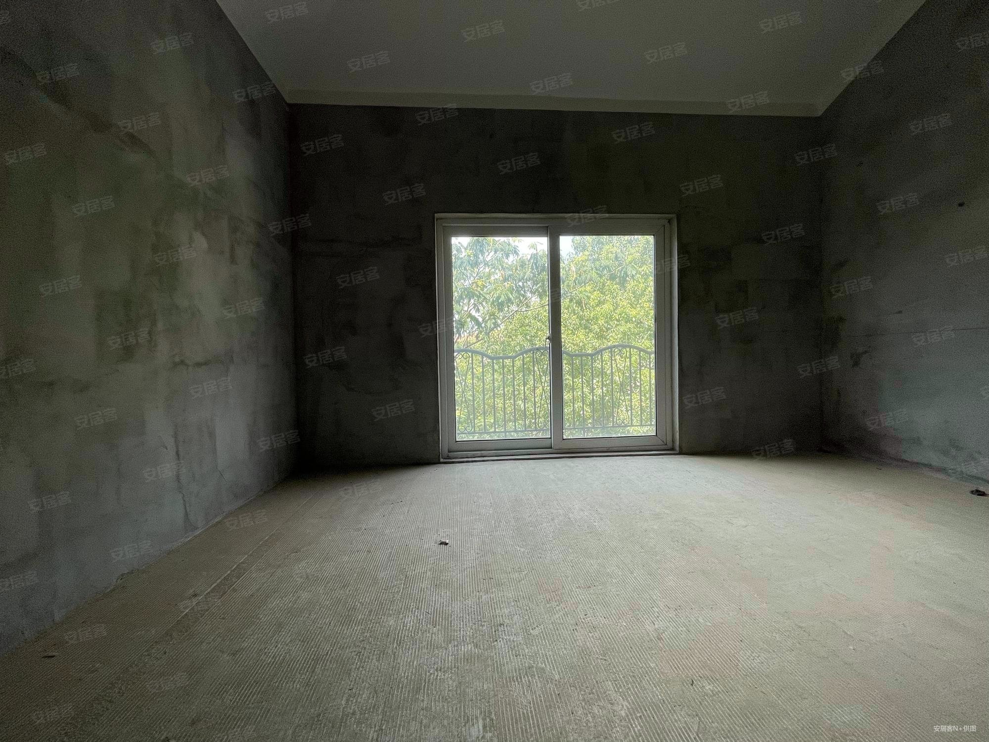 珑璟轩(别墅)4室2厅3卫169㎡南160万