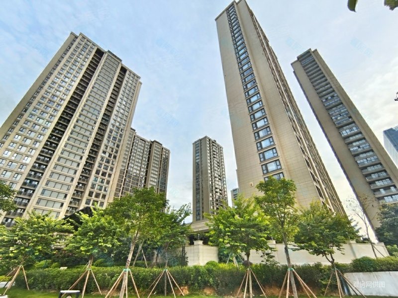 翠湖香山玉兰苑3室2厅2卫114.33㎡南330万