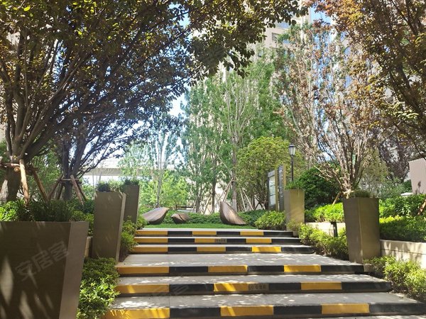 郑州金水沙口路万科盛德世曦万科世曦 第一次出租 精装修三房 随时