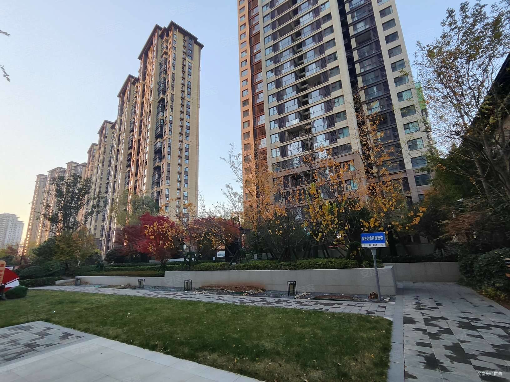 建业府二期中间楼层3室两厅1卫97平满二年诚心出售