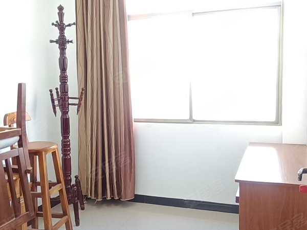 普洱思茅思茅城区学苑花园科恩学苑花园 4室2厅2卫 147平 精装修 步梯五楼出租房源真实图片