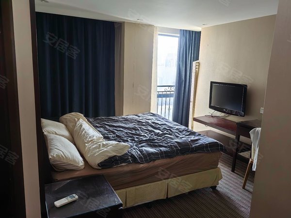 上海长宁天山衡辰公寓可办公,可居家,精装两房两厅两卫出租房源真实