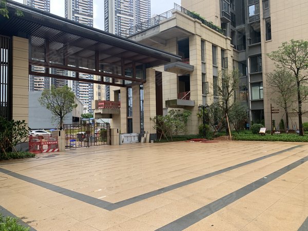 深圳坪山坪山恒大城(二期)近比亚迪,双地铁口,东北附属学校旁,精装4房