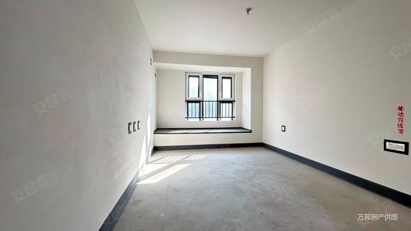 保利紫荆公馆 次新小区 满五 精装好房 交通便利