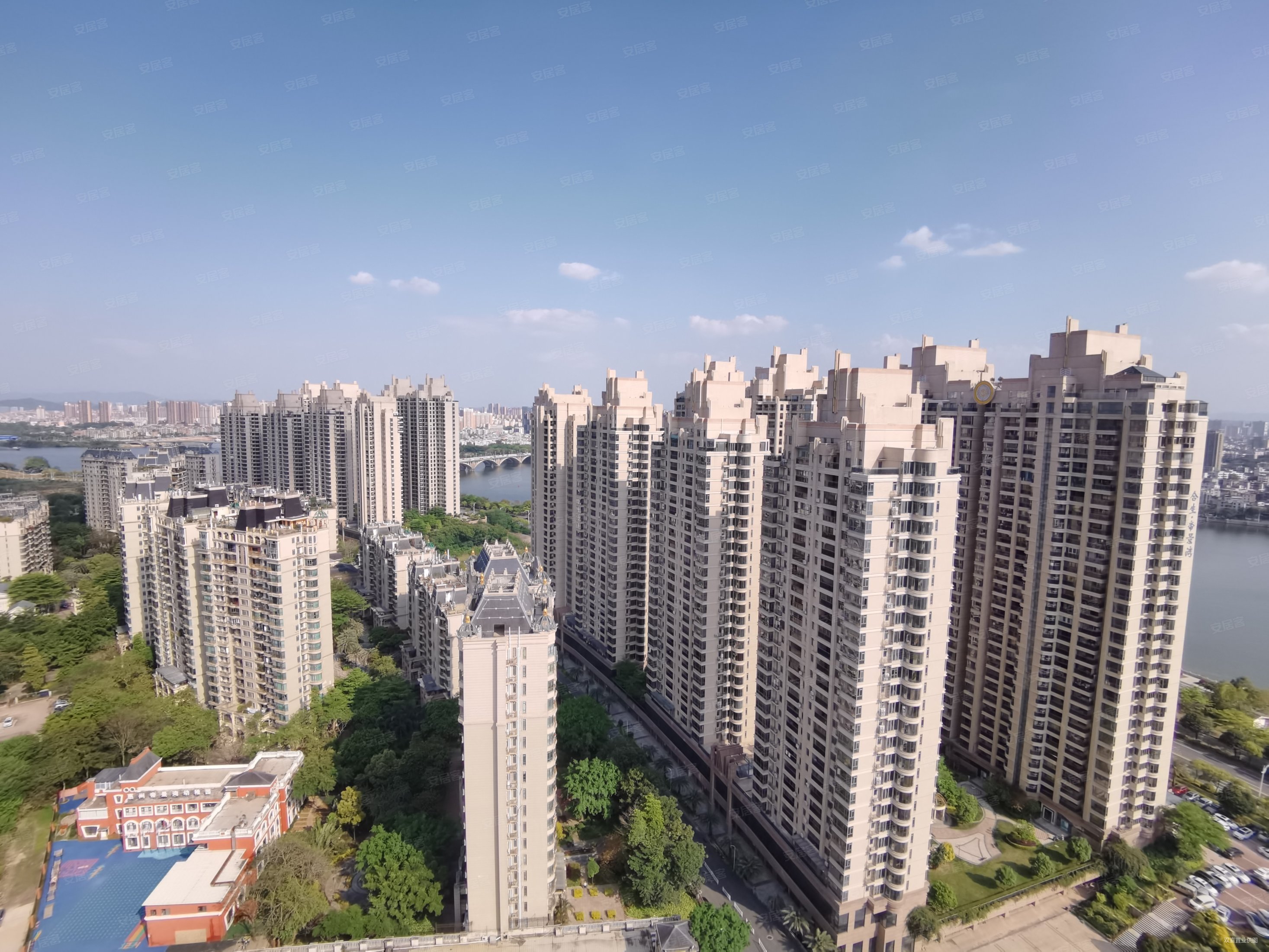 合生帝景湾5室3厅3卫285.71㎡南北470万