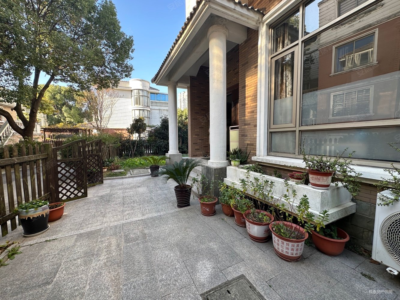 蓝堡边套大别墅带大花园大露台主要房东急售置换小套随时看