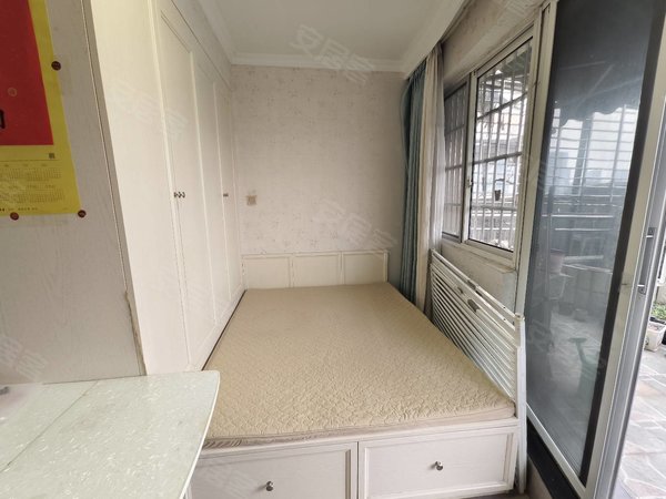 金华金东多湖嘉华佳园金东万达旁电梯一室一厅带大露台适合养宠物民用水电天然气出租房源真实图片