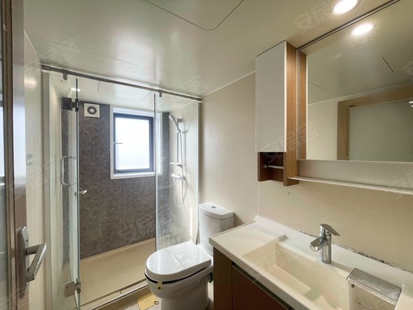 深圳龙岗龙岗中心城万科天誉(二期商住楼)吉祥地铁口万科广场商务公寓