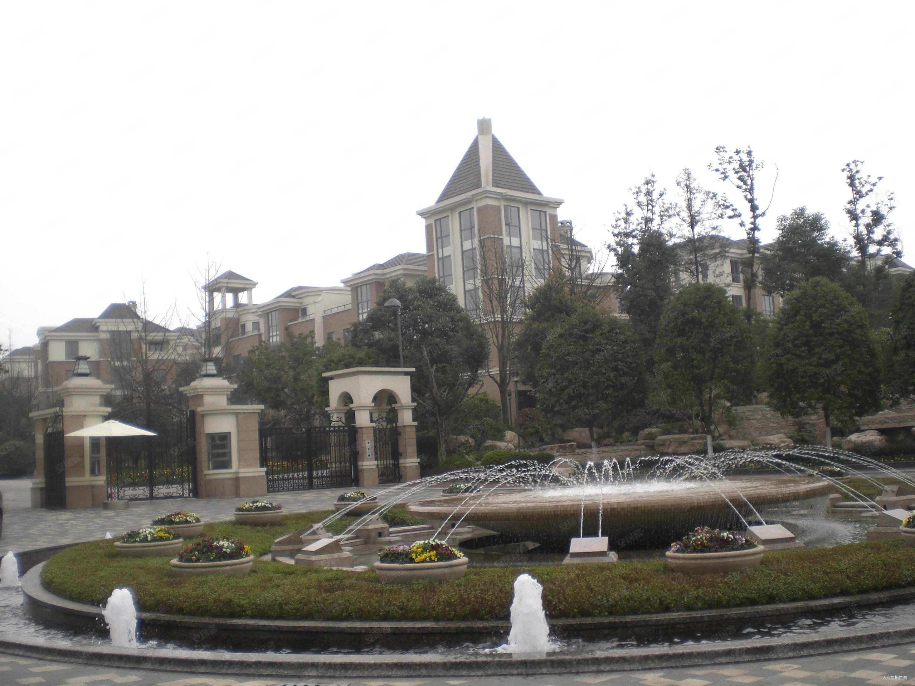 不 限购独栋别墅带车库带花园 1号18号双地 南湖公园旁,蔚蓝卡地亚