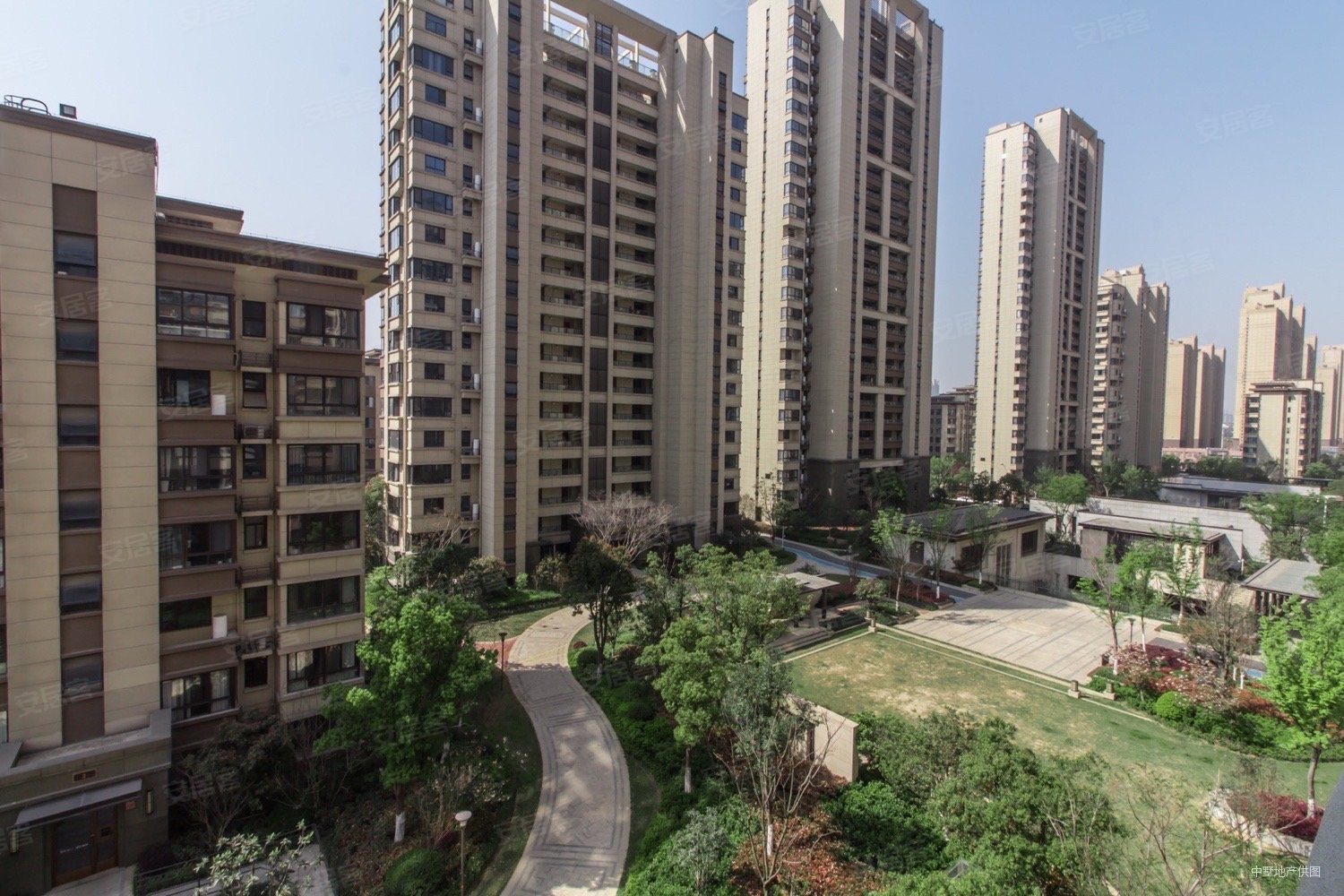 城建琥珀东华府(东苑)4室2厅2卫132.87㎡南北309万