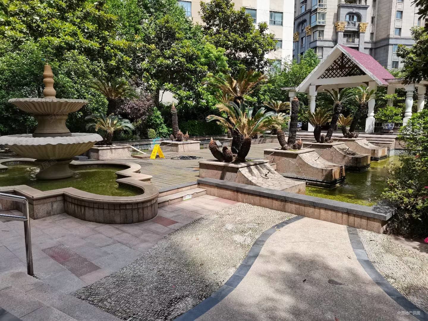 上海房产网>上海二手房>长宁二手房>古北二手房>皇家花园>