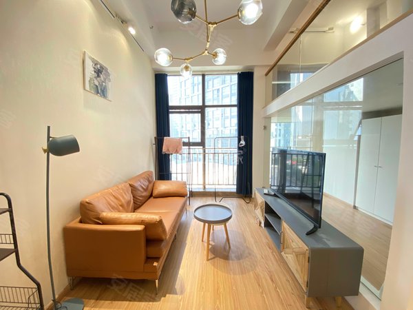 南昌红谷滩沙井路星河汇近商圈 雅苑路地铁口 精装loft公寓 诚心出租!