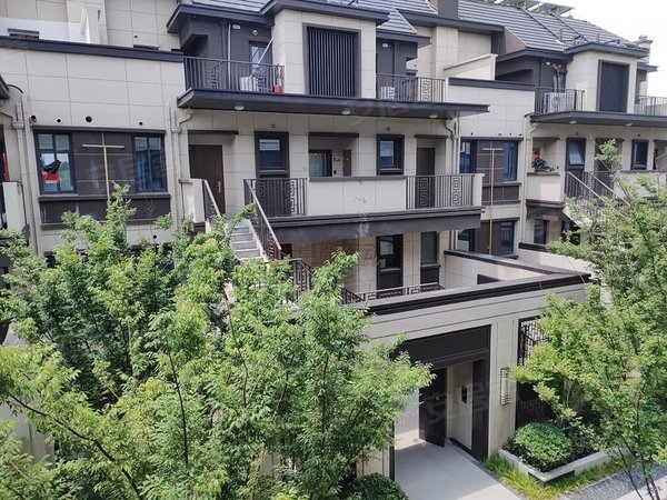 上海闵行马桥玖玺(别墅)玖玺(别墅) 4室2厅3卫 123平 电梯房 南北通透