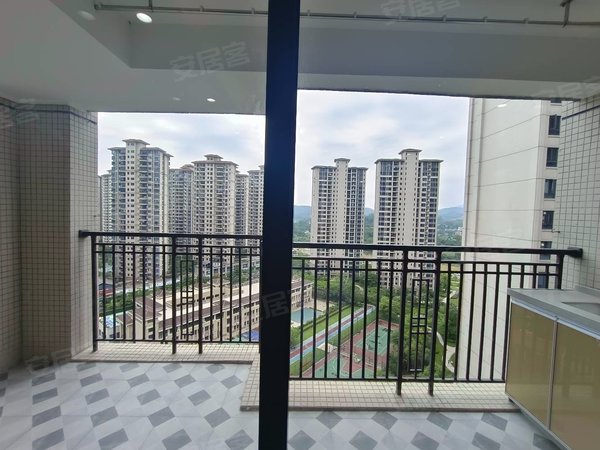 【多图】西福蓝湾,朱村租房,凤岗快线站南向大四房,南北通透,楼层通风