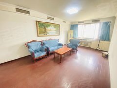 实习生租房有优惠，河南省中医院50米，整租三室，无中介费。