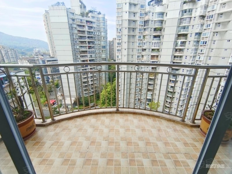 准电梯 带60平大露台 精装修 视野开阔 住家安静 换房急售,龙江花园