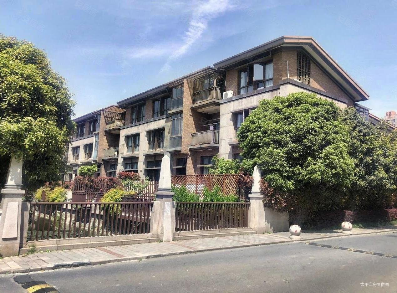 阳光花城(别墅)4室2厅3卫204㎡南北1845万