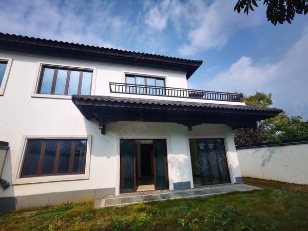 杭州临安青山湖颐和山庄(别墅)双车库的中式合院出租,房子中央空调