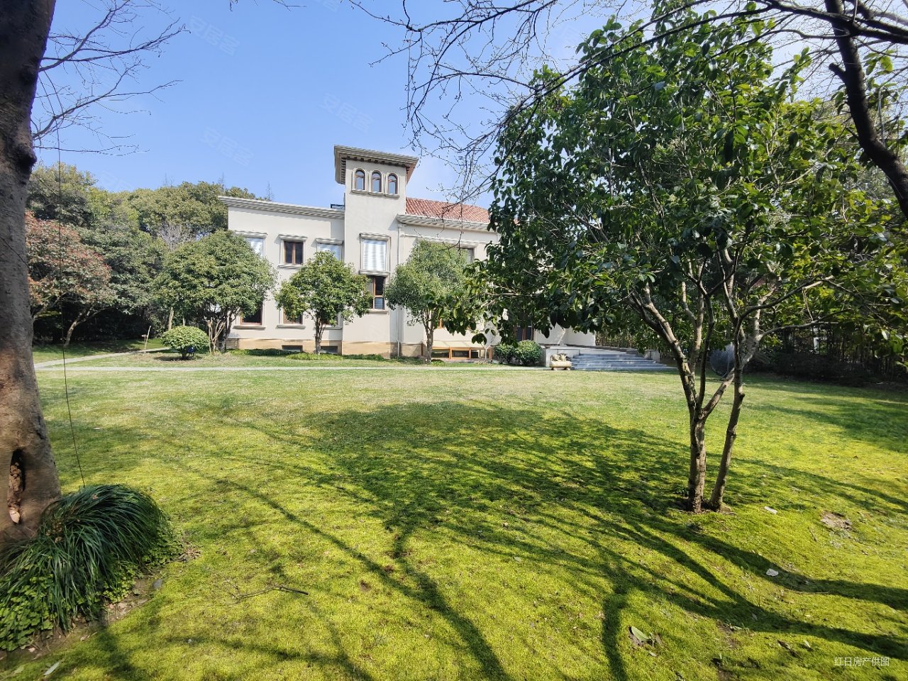 佘山必看房源上海晶园玉带环腰直视佘山花园1800平