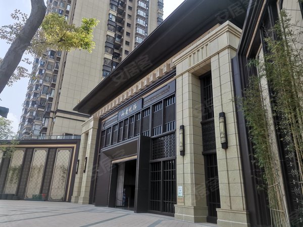 南宁青秀青秀山锦悦青山装修好锦悦青山 3室2厅2卫 南北通透 97平