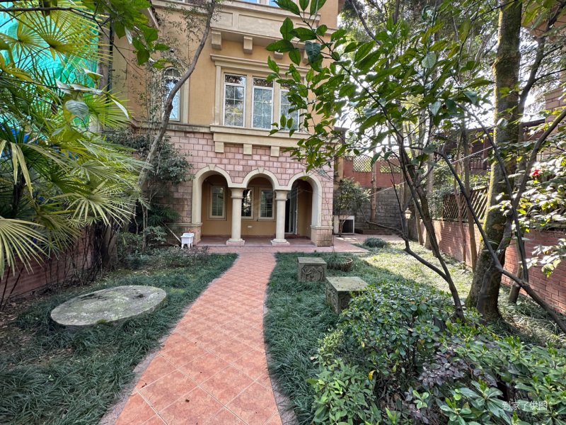 金开大道龙湖蓝湖郡西岸内圈精装端户别墅大花园