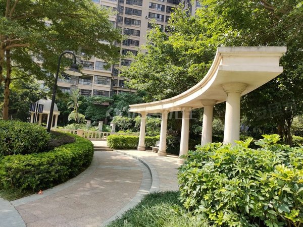 南宁西乡塘北湖隆源国际公馆隆源国际公馆 带大露台出租 精装配齐3房