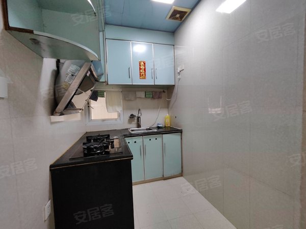 【多图】彩世界家园,布心租房,实拍彩世界家园 可看湖景 精装电梯4房