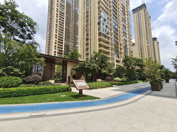 昆明呈贡市政府吾悦首府(东区)呈贡市政中心 春融街地铁口 吾悦首府