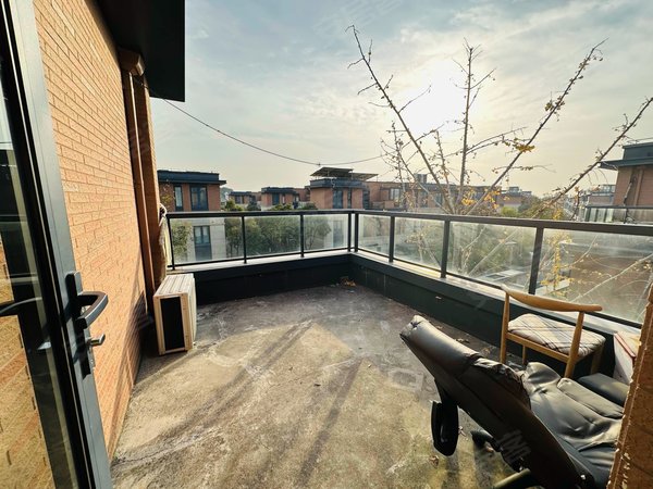 上海青浦朱家角海上湾鹭居(别墅)近红房子 停车免费 精装修可长租