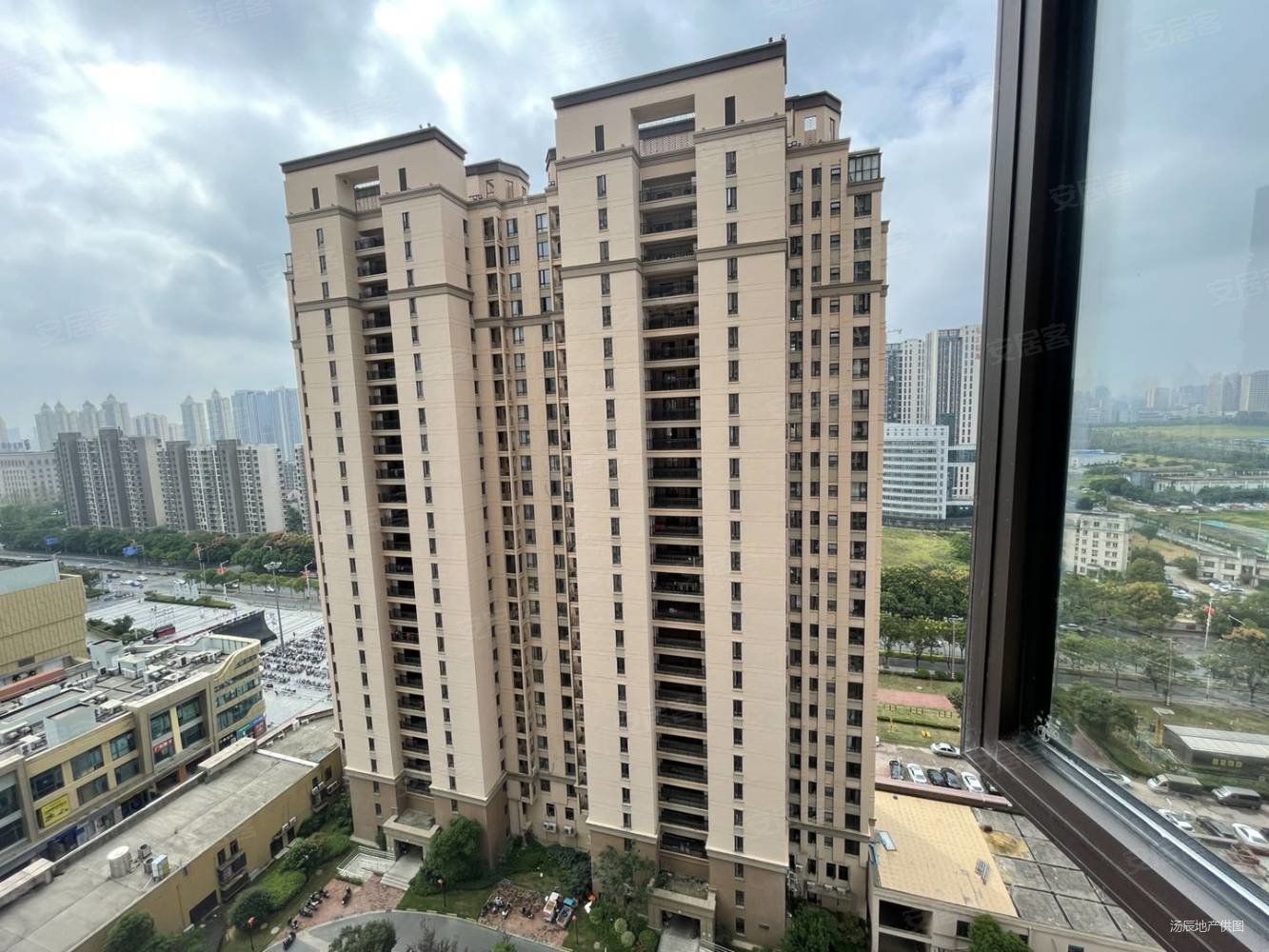 新城吾悦公馆3室2厅1卫98.51㎡南145万