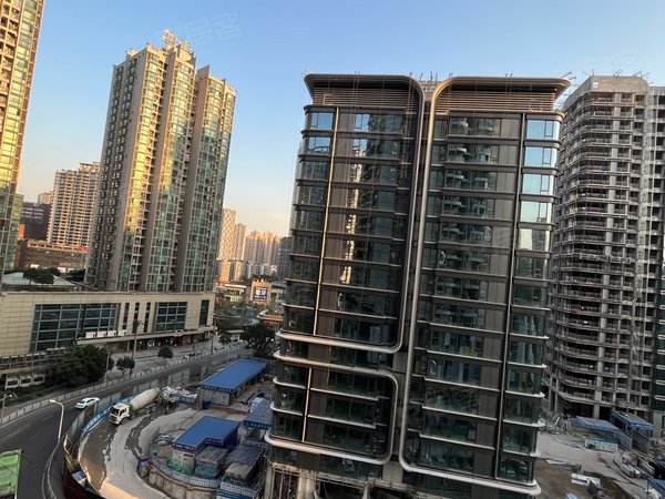 重庆江北小苑飞扬世纪观音桥步行街轻轨站480单间出租,可以月付出租