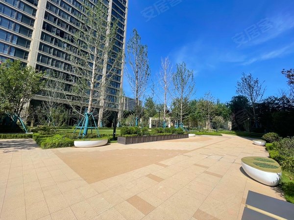 青岛李沧绿城绿城锦棠无中介首租精装修落地窗可做饭近丽达院士港铜川