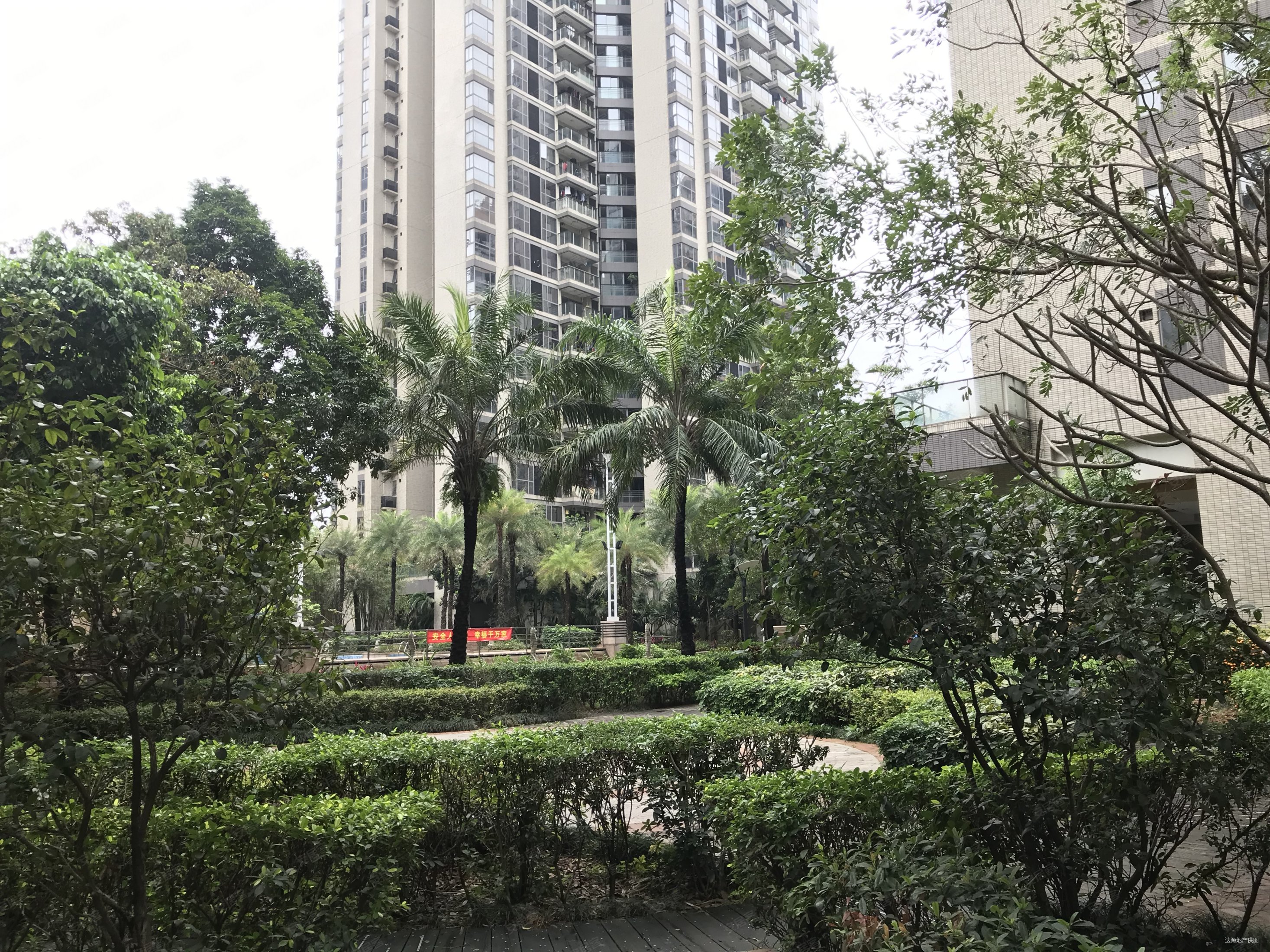 华凯豪庭3室2厅2卫114.8㎡东北400万