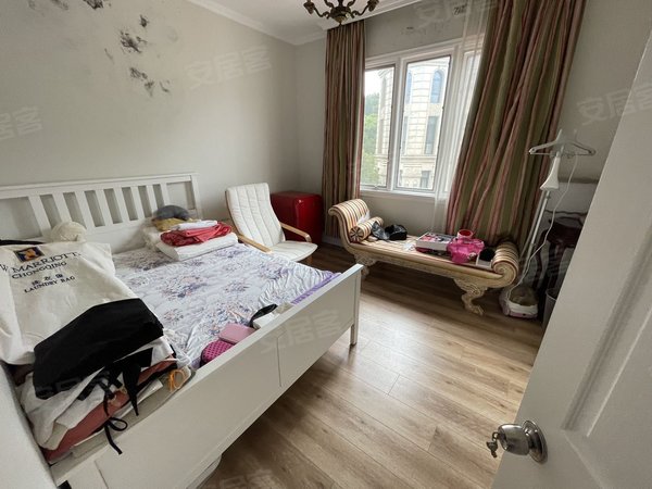 上海长宁天山西郊明珠苑西郊明苑别墅  超大花园 大气格局 自住装修