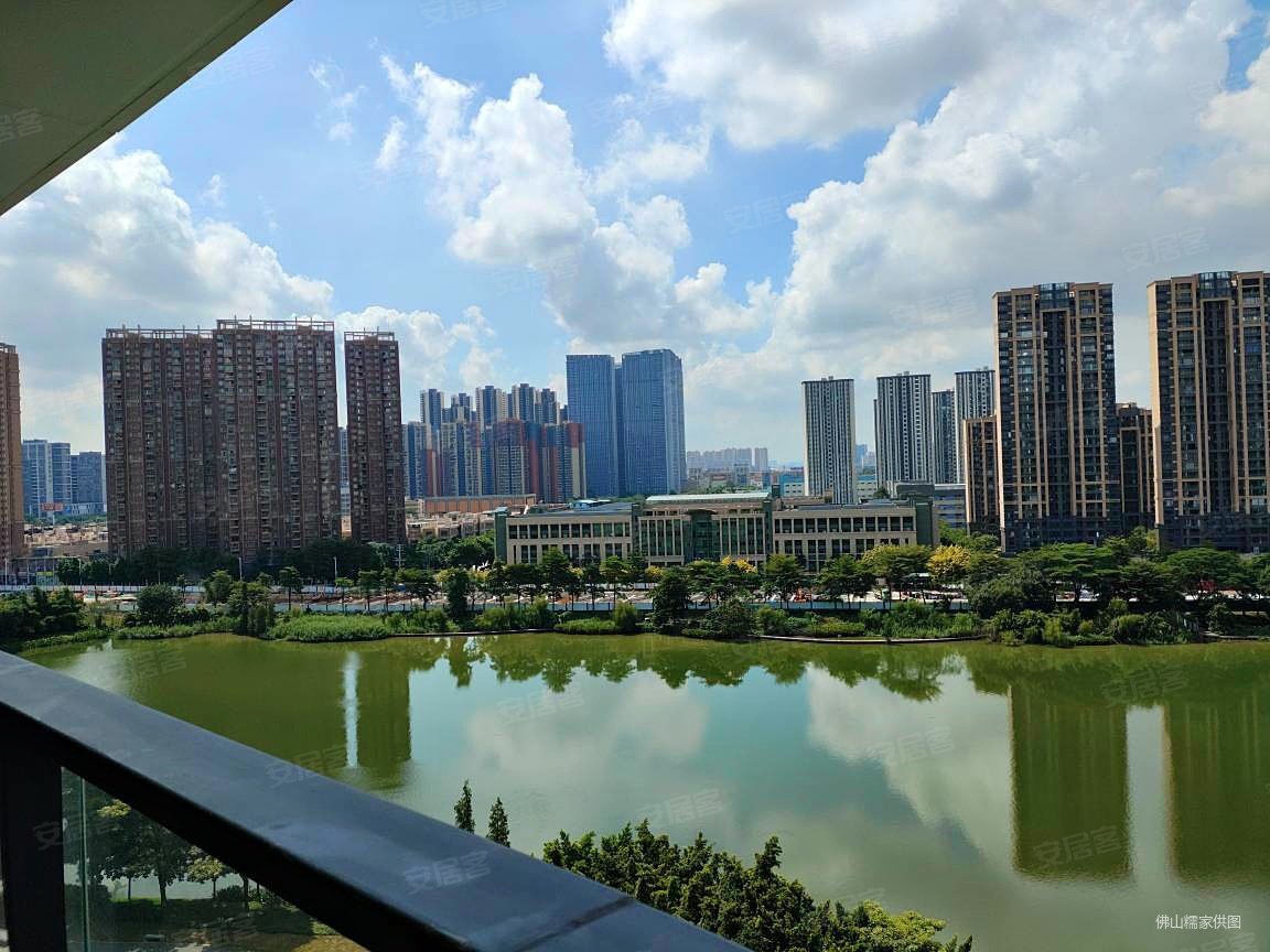 信业阳光城佛山半岛4室2厅2卫293.58㎡南北700万