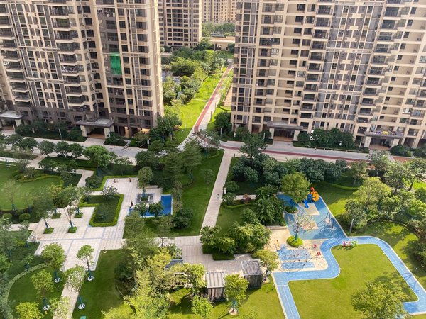 肇庆鼎湖桂城保利花园(二期)保利花园二期127方4房2厅2卫,拎包入住