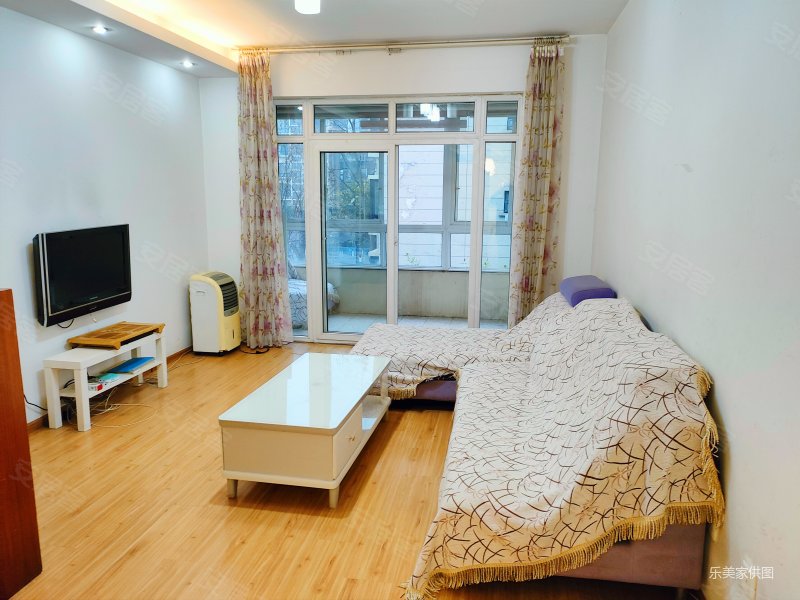 售一套二花样年华常青藤三楼户型方正