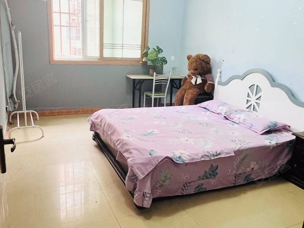 郑州二七政通路龙跃花园主卧独卫可短租!