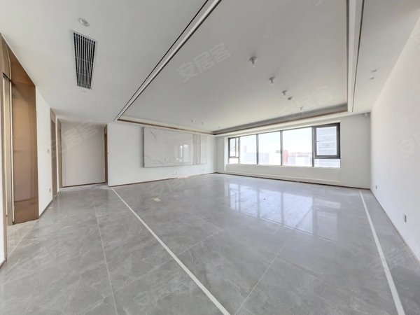 青岛黄岛薛家岛绿地凤栖澜玥有密码!唐岛湾大平层!可配全套,价格可谈,随时看房出租房源真实图片