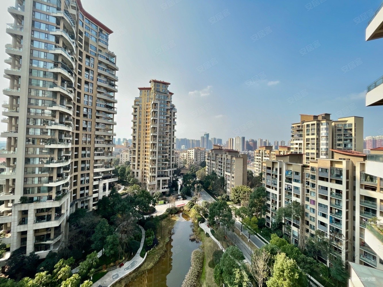 急售满5年三面采光四房大平层天府新区麓山国际