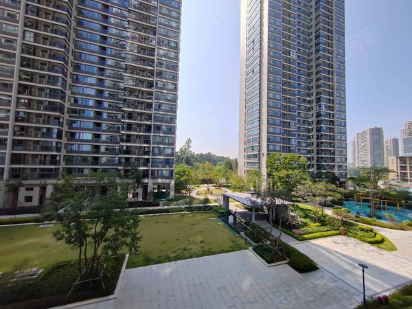 珠海高新区唐家湾翠湖香山百合苑全新精装三房,看小区园林景观,家私