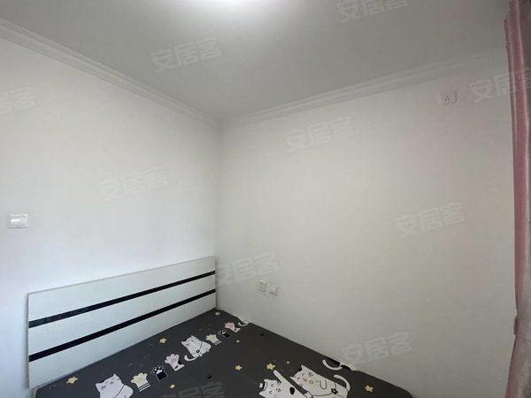 廊坊固安固安县政府永定河孔雀城英国宫唐顿庄园(北区)可短租到过年 英国宫九期全南两居 检查站附近京九西路旁包物业出租房源真实图片